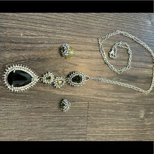 Beautiful Jewelry Set with Green Stone